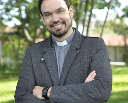 Padre Adriano Zandoná