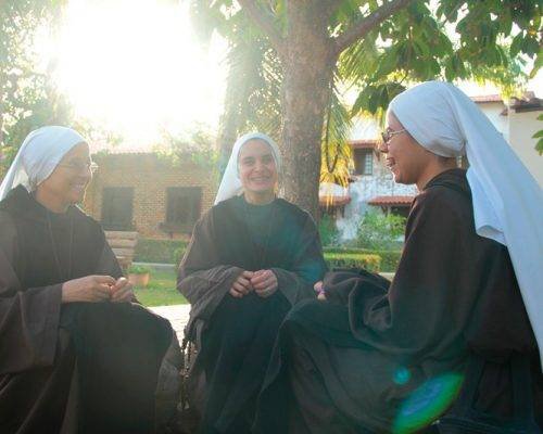 Irmãs do Instituto Hesed